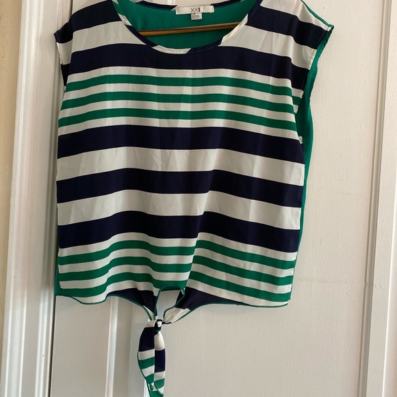 Forever 21 Green Top - Picture 2 of 3